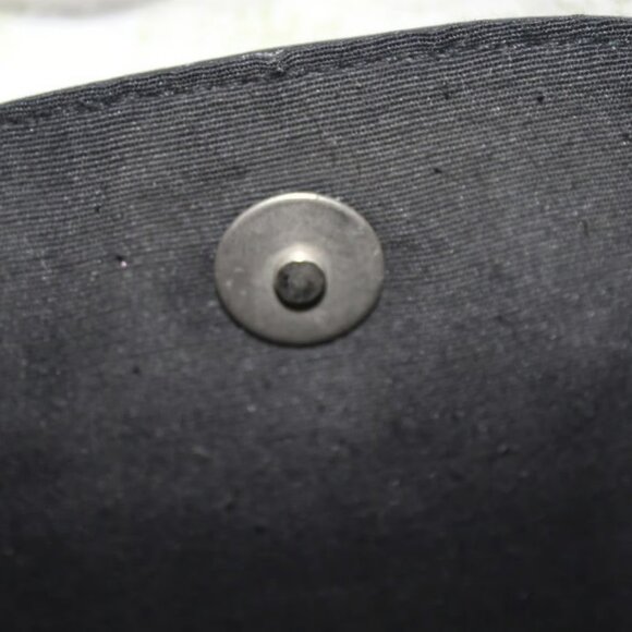 Vintage Black Leather Style GUESS Purse With Long Clip Shoulder Strap Zipper Y2K - Picture 4 of 6